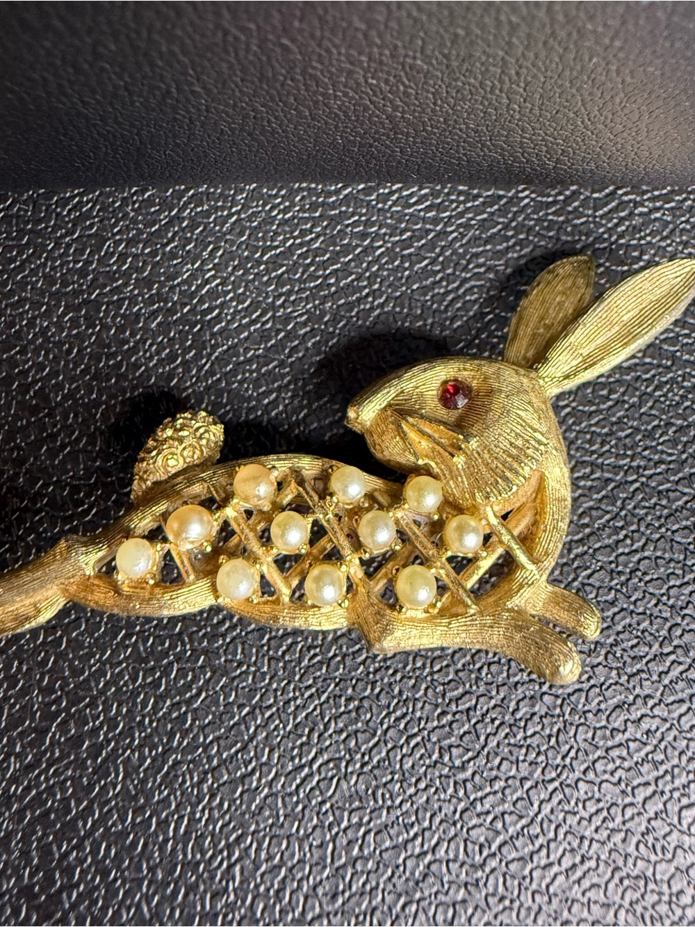 Rare Vintage Florenza Rabbit Brooch